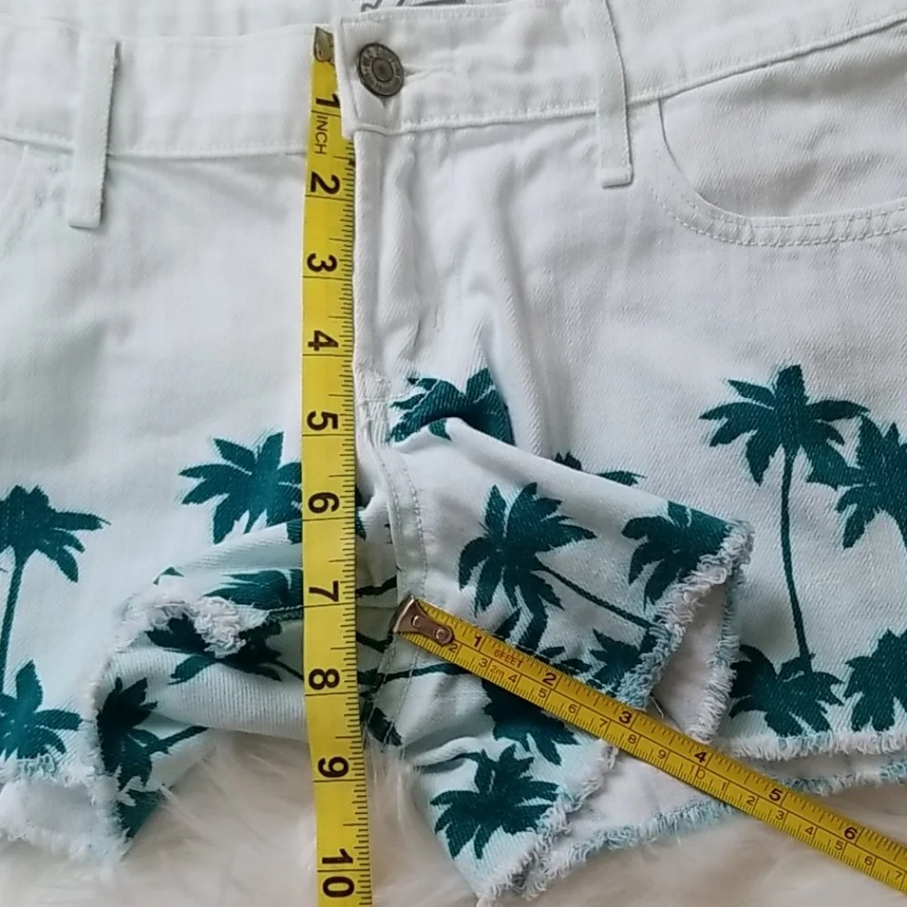 0ld Navy Diva 3 cut-off Blue Palm jeans shorts
